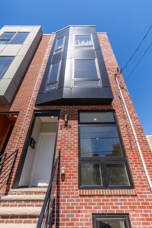 Building Photo - 2709 W Jefferson St