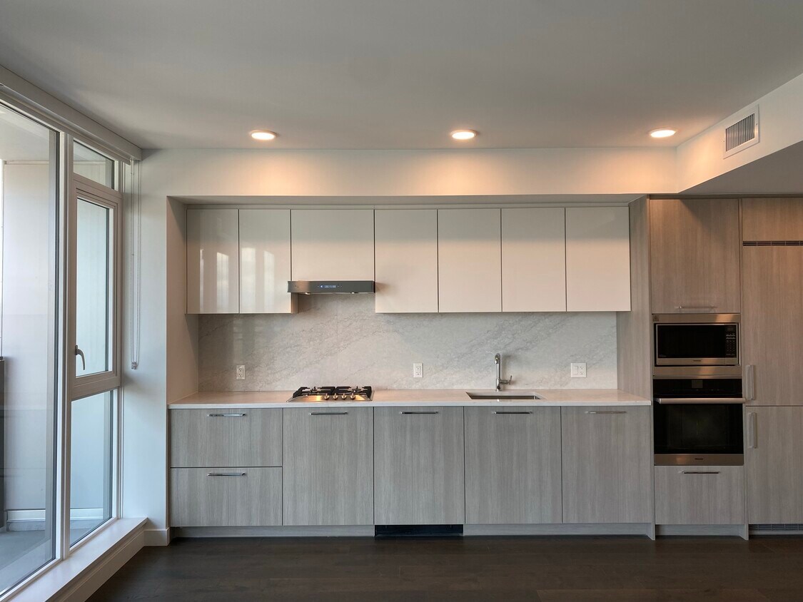 Photo principale - 3200 Corvette Way