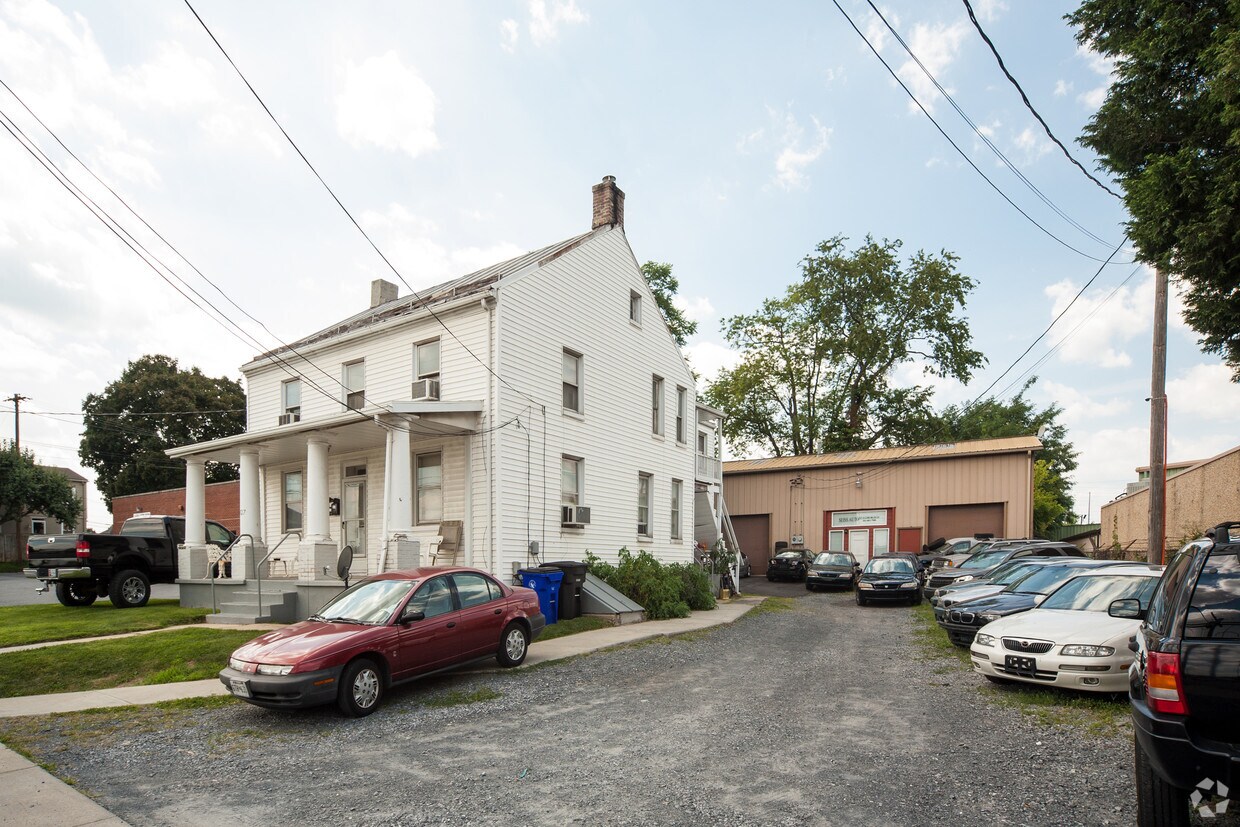 Primary Photo - 527 E Church St