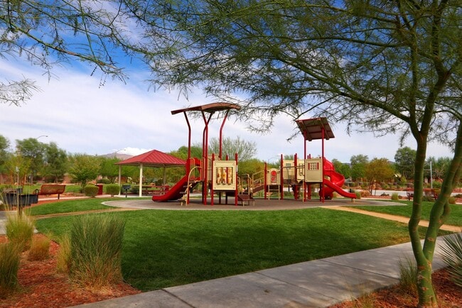 Foto del edificio - Immaculate 4 Bedroom Home