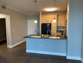 Interior Photo - Stadium House Apartments