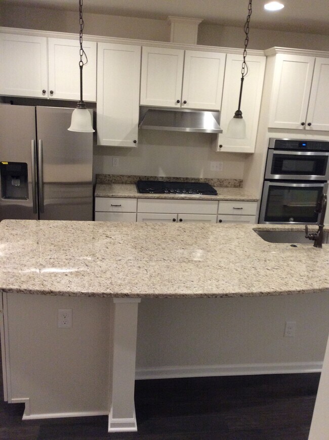 Building Photo - 2730 Helmsdale Cir