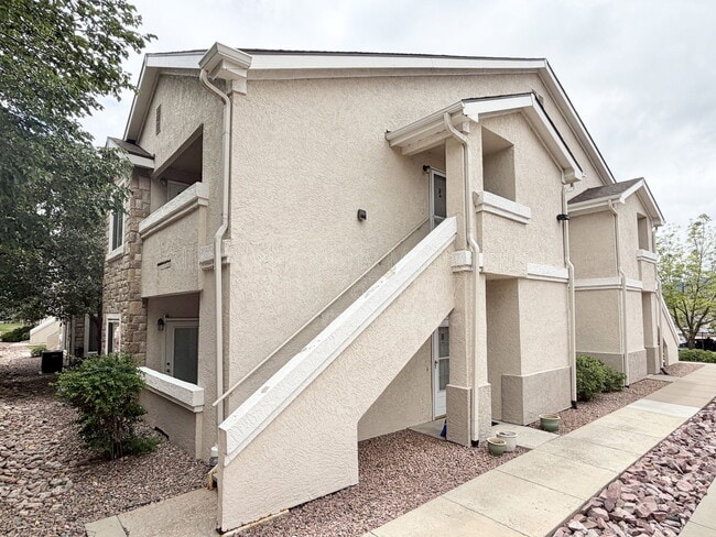 Building Photo - 3870 Strawberry Field Grove
