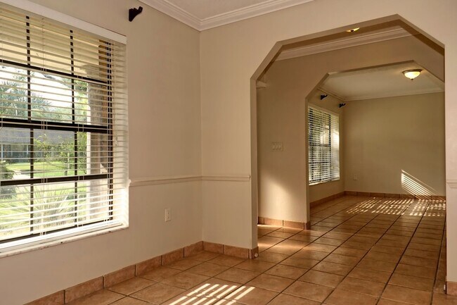 Foto del edificio - Upgraded Pool Home in Dr. Phillips