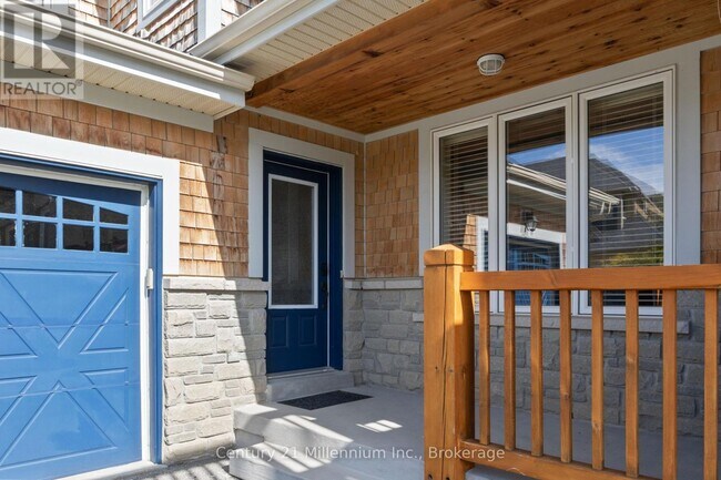 Photo du bâtiment - 102 Comet Lane