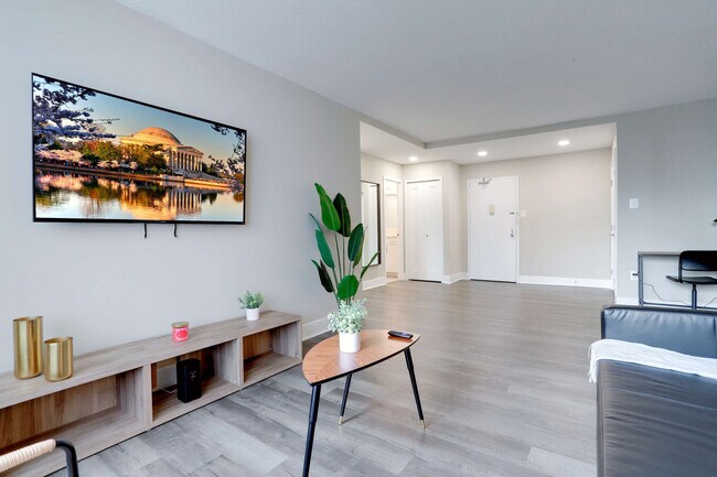 Building Photo - 1201 S Bell St