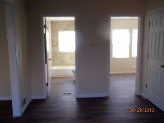Building Photo - 2404 E 59 St