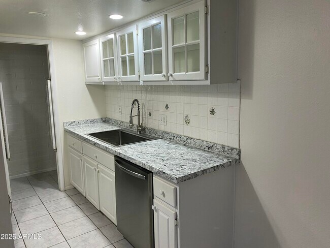 Building Photo - 8063 E Glenrosa Ave