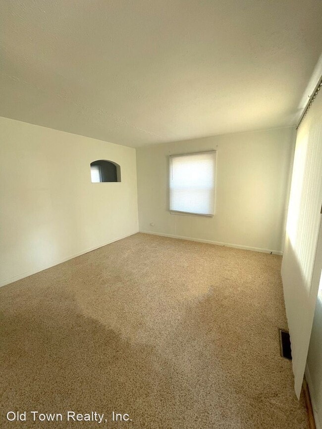 Building Photo - 3 br, 1 bath House - 290 Dakota
