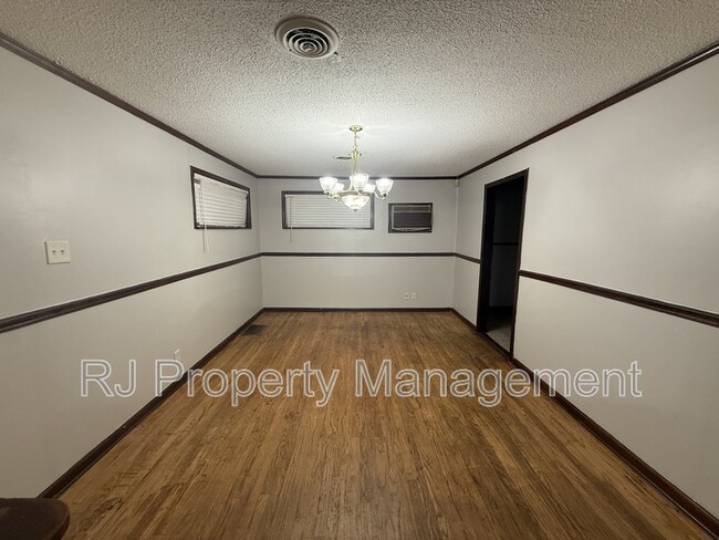 Photo - 1450 Gold Ave House