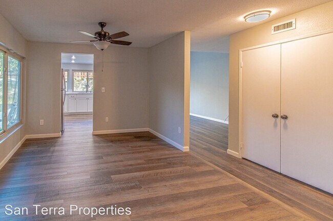 Foto del edificio - 4 br, 3 bath House - 10613 Montego Dr.