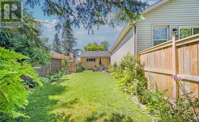 Photo du bâtiment - 364 Beachwood Ave