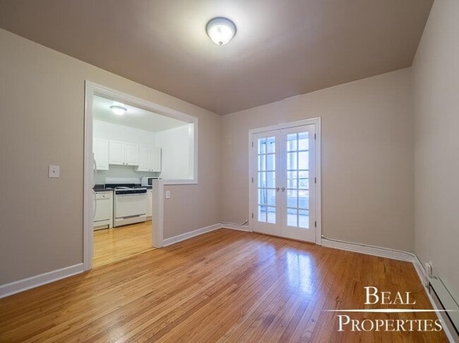 Building Photo - 3 bedroom in GLENCOE IL 60022