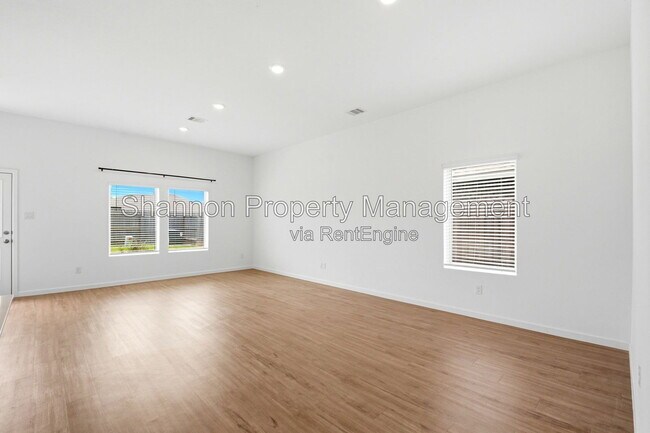 Foto del edificio - 27147 Breakaway Ln