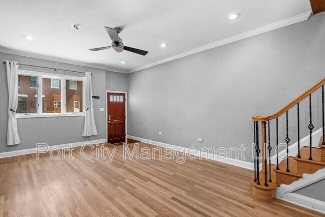 Building Photo - 3802 Hudson St