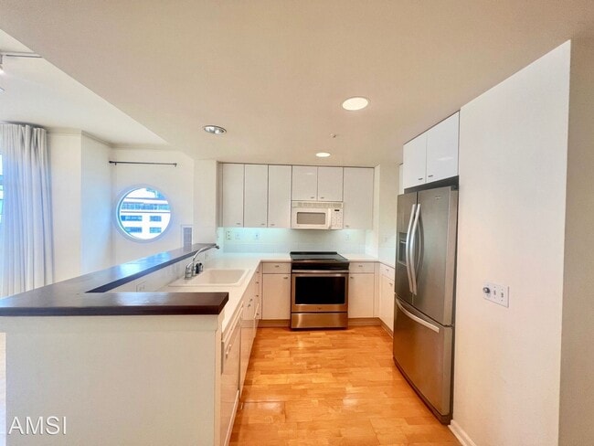 Building Photo - 1 br, 1 bath House - 403 Main Street  #709