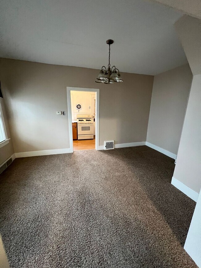 21072109 Olive St Unit 2109 Olive St, Cedar Falls, IA 50613 Room for