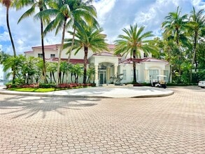 Building Photo - 3255 NE 184th St