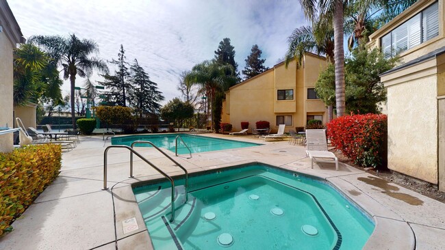 Foto del edificio - 3400 Sullivan Ct #169