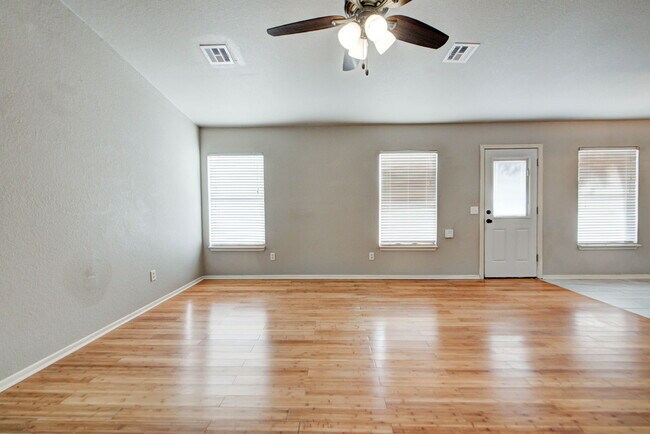 Foto del edificio - 1225 Briar Patch Way