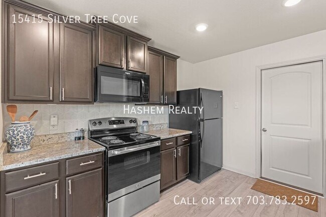 Building Photo - 15415 Silver Tree Cove