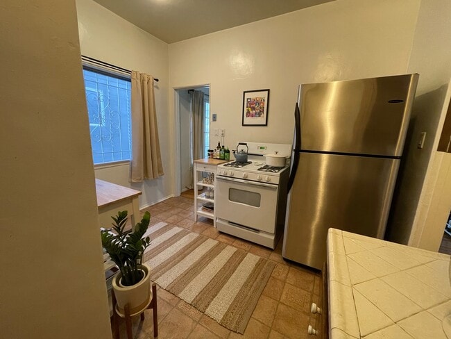 Foto del edificio - 8237 Blackburn Ave