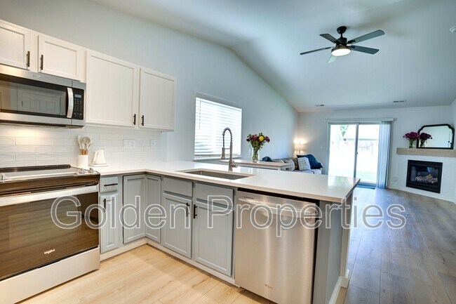 Foto del edificio - 1631 E Peggy Loop