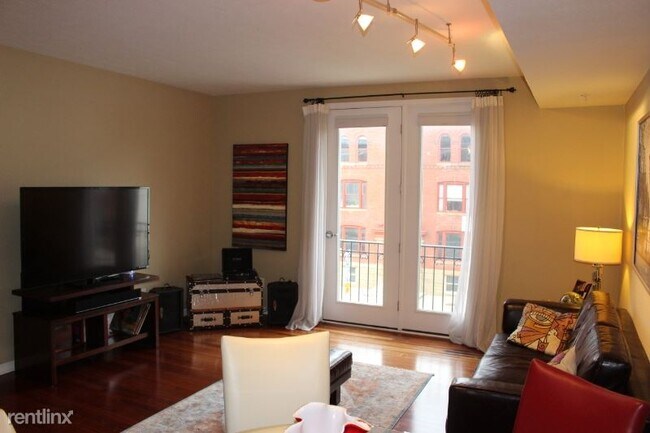 Foto del edificio - 1 br, 1 bath Condo - 330 S 3rd St 2 Unit 2