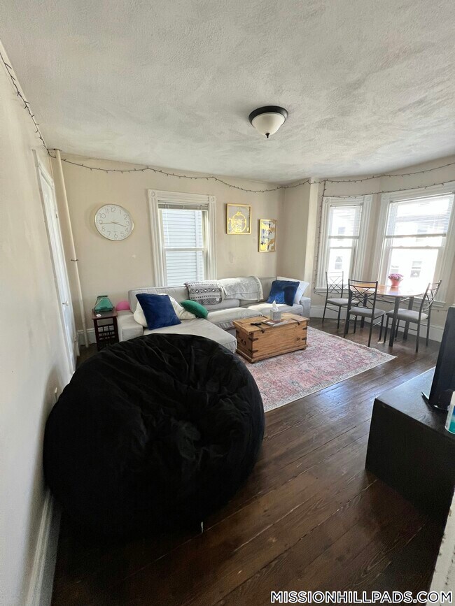 Building Photo - 40-42 Hillside St.