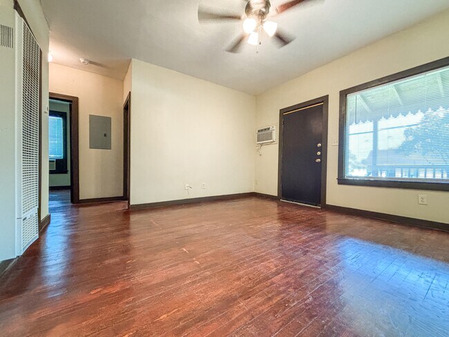 Foto del edificio - 124 S Krueger Ave