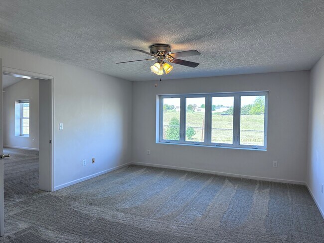 Foto del edificio - 4 Rose Garden Ln