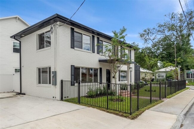 Building Photo - 4501 N Highland Ave