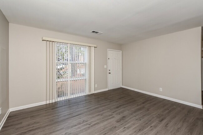 Foto del edificio - 645 Melrose Dr