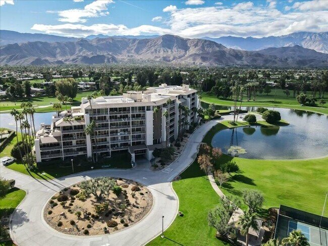 Building Photo - 899 Island Dr