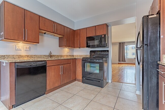 Building Photo - 9375 Hamilton Ct