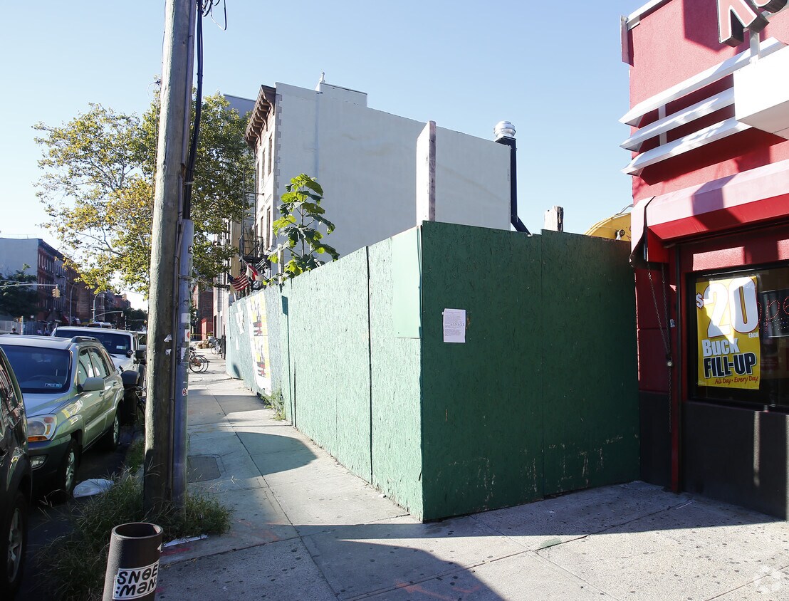 Building Photo - 1058 Bedford Ave