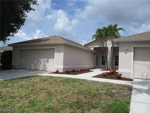 Building Photo - 4330 SW 7th Pl