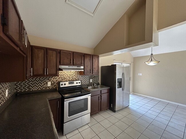 Building Photo - 8623 Oakridge Loop