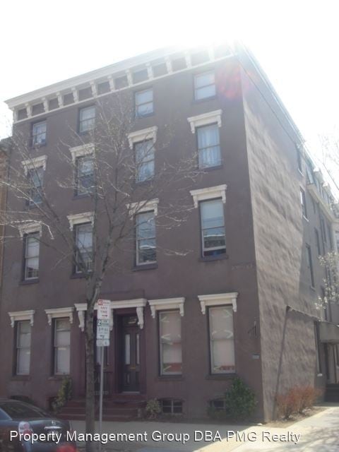 Primary Photo - 1740 Green St