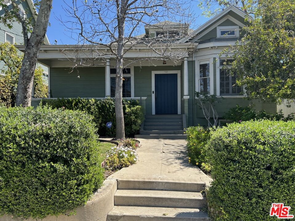 Primary Photo - 740 E Kensington Rd