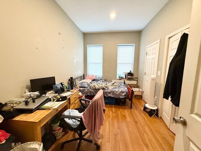 Building Photo - 301-305-305 Dudley St