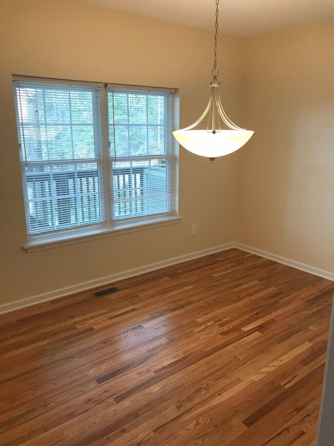 Foto del edificio - Arden Townhome: Commuter's Wishlist
