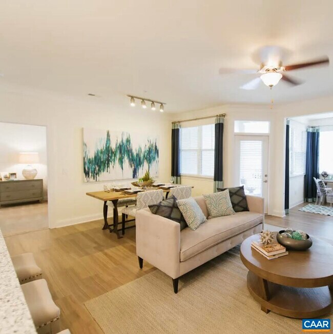Foto del edificio - 100 Hurst Ln