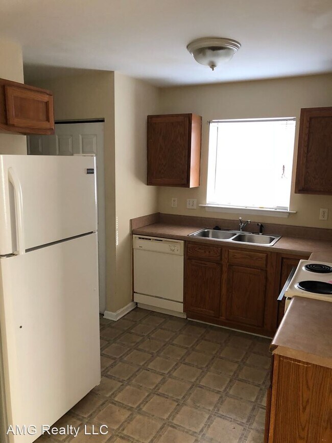 Building Photo - 3 br, 2 bath House - 505 West Carver Street