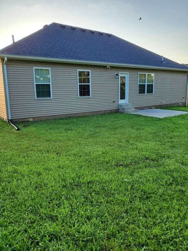 Foto del edificio - 3 Bedroom, 2 Bath, 2 Car Garage