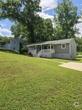 Building Photo - 456 SE Haley St