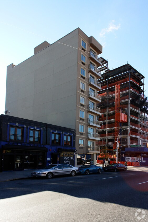 Building Photo - 253 4th Ave