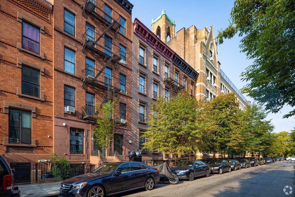 Primary Photo - 56 E 130th St