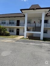 Building Photo - 3111 Gardens E Dr