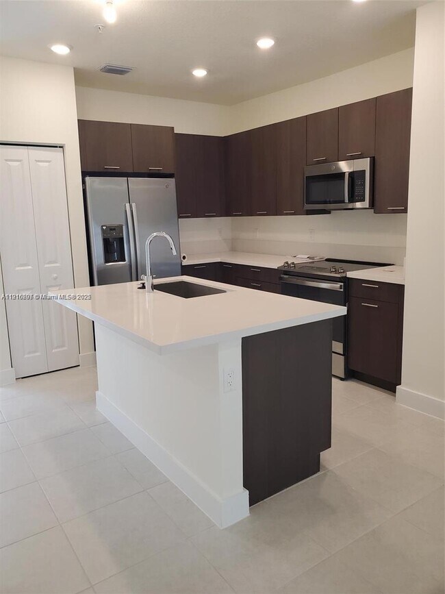 Foto del edificio - 8265 NW 41st St